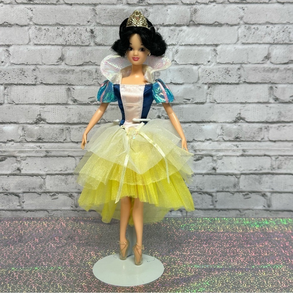 Disney PRINCESS SNOW WHITE Ballerina Disney Store Doll 2003
